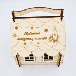 Medinė dėžutė „Nuspalvink namelį“