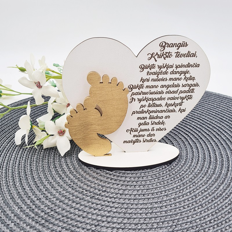 Pastatoma širdis „Brangūs Krikšto tėveliai“