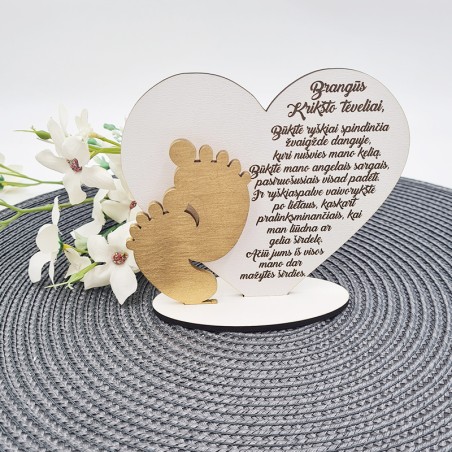 Pastatoma širdis „Brangūs Krikšto tėveliai“