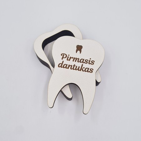 Balta graviruota dėžutė „Pirmasis dantukas“