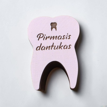 Rožinė graviruota dėžutė „Pirmasis dantukas“