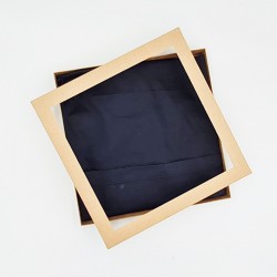Kartoninė dviejų dalių dėžutė su skaidriu langeliu 250 x 250 x 30 mm